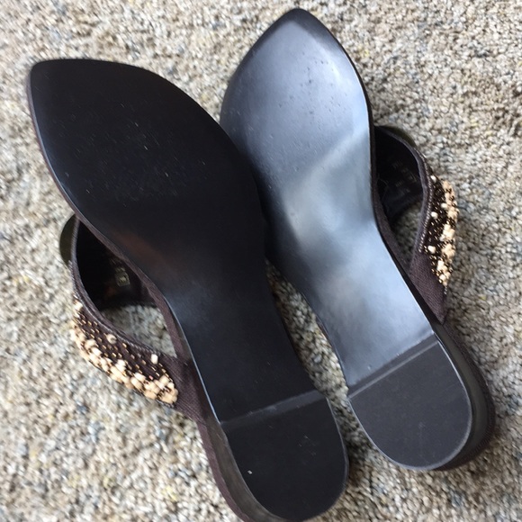 NEW Apostrophe sandals, 7-1/2 M - Picture 3 of 4